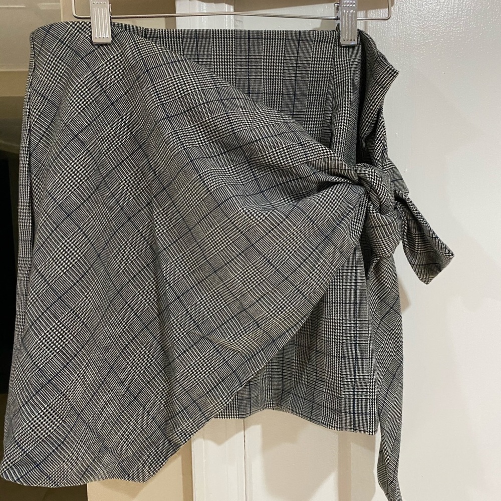 Knot front mini skirt